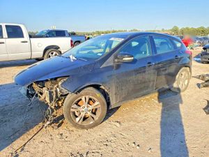 Ford Focus SE 2.0L 4 2013