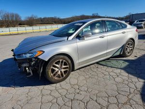 Ford Fusion SE 2.5L 4 2014