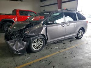 Toyota Sienna XLE 3.5L 6 2015