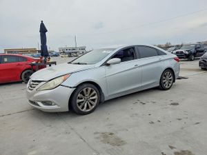Hyundai Sonata SE 2.4L 4 2013