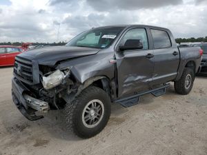 Toyota Tundra CREWMAX SR5 5.7L 8 2013