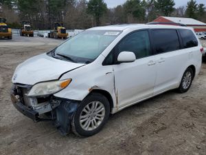 Toyota Sienna 3.5L 6 2013