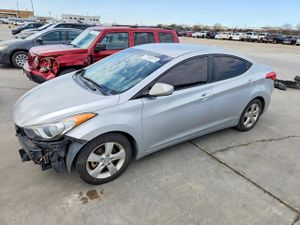 Hyundai Elantra GLS 1.8L 4 2013