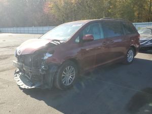 Toyota Sienna XLE 3.5L 6 2011