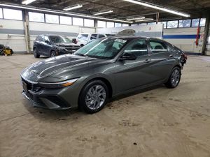 Hyundai Elantra 2.0L 4 2024