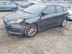 Ford Focus SE 2.0L 4 2015