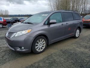 Toyota Sienna XLE 3.5L 6 2011