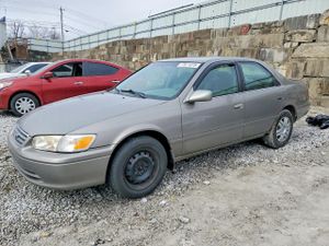 Toyota Camry CE 2.2L 4 2001
