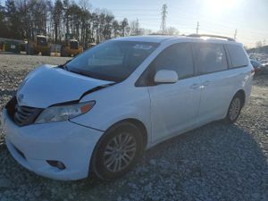 Toyota Sienna XLE 3.5L 6 2014