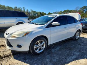 Ford Focus SE 2.0L 4 2013