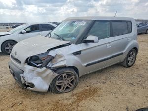 Kia Soul + 2.0L 4 2010