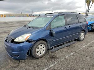 Toyota Sienna CE 3.3L 6 2004