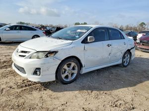 Toyota Corolla BASE 1.8L 4 2013