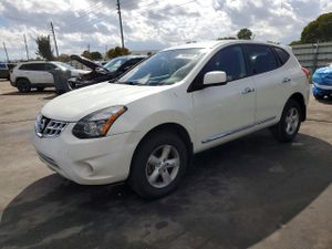 Nissan Rogue S 2.5L 4 2013