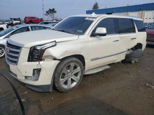 Cadillac Escalade LUXURY 6.2L 8 2015