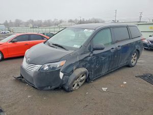 Toyota Sienna BASE 2.7L 4 2011