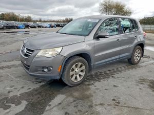 Volkswagen Tiguan S 2.0L 4 2010