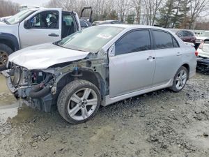 Toyota Corolla BASE 1.8L 4 2013