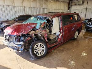 Toyota Sienna XLE 3.5L 6 2015