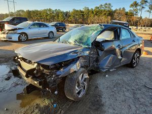 Hyundai Elantra 2.0L 4 2025