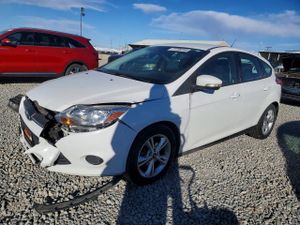 Ford Focus SE 2.0L 4 2013