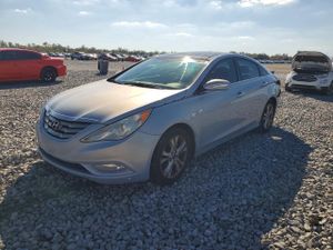 Hyundai Sonata SE 2.4L 4 2013