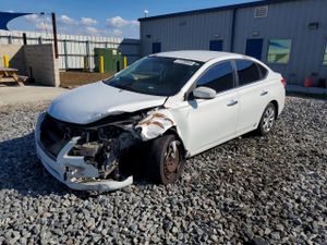 Nissan Sentra S 1.8L 4 2015