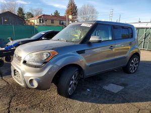 Kia Soul + 2.0L 4 2013