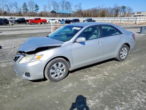 Toyota Camry BASE 2.5L 4 2011