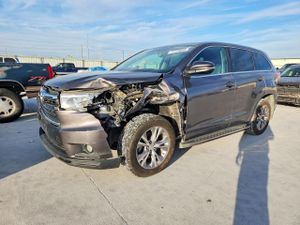 Toyota Highlander LE 3.5L 6 2015
