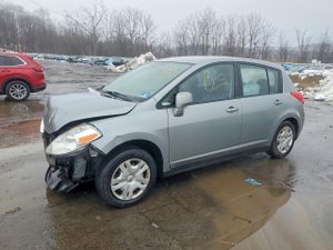 Nissan Versa 1.8L 4 2010