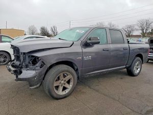 RAM 1500 ST 5.7L 8 2015