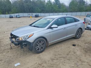 Hyundai Sonata SE 2.4L 4 2015