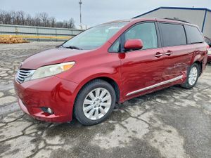 Toyota Sienna XLE 3.5L 6 2011