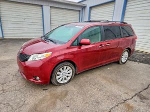 Toyota Sienna XLE 3.5L 6 2012