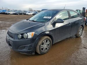 Chevrolet Aveo (Sonic) LT 1.8L 4 2013