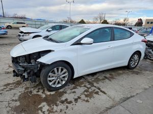 Hyundai Elantra SE 1.8L 4 2015