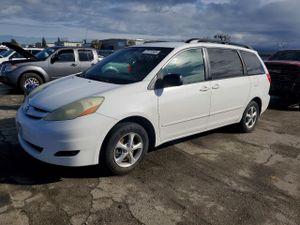Toyota Sienna CE 3.3L 6 2006
