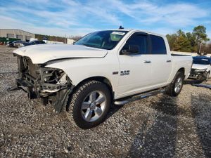 RAM 1500 SLT 5.7L 8 2015