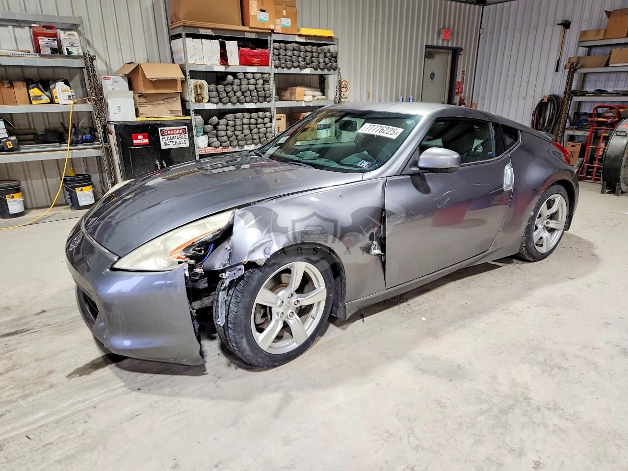 Nissan 370z BASE 3.7L 6 2011