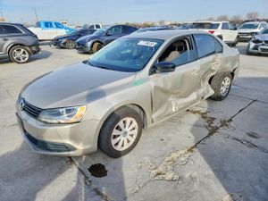 Volkswagen Jetta 2.0L 4 2014