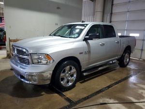 RAM 1500 SLT 5.7L 8 2015