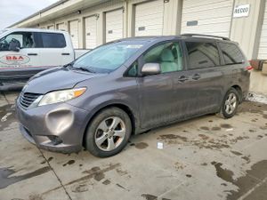 Toyota Sienna LE 3.5L 6 2011