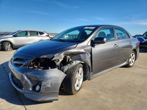Toyota Corolla BASE 1.8L 4 2013