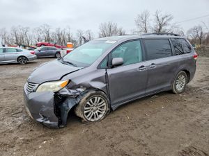 Toyota Sienna XLE 3.5L 6 2011