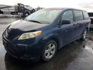 Toyota Sienna BASE 2.7L 4 2012