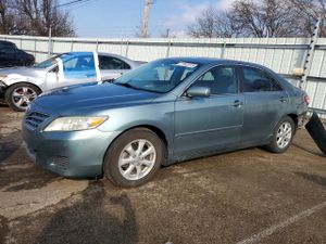 Toyota Camry BASE 2.5L 4 2011