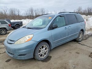 Toyota Sienna LE 3.3L 6 2006