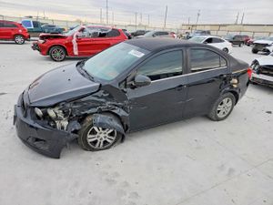 Chevrolet Aveo (Sonic) LT 1.8L 4 2013