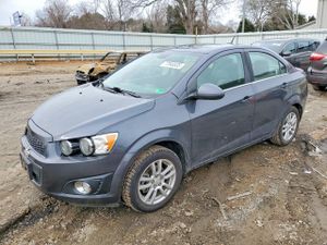 Chevrolet Aveo (Sonic) LT 1.8L 4 2013